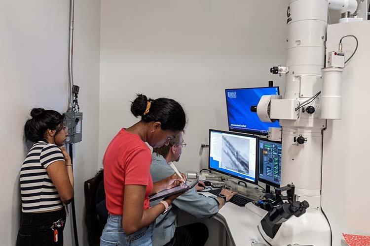 FAU Lands U.S. Department of Defense Grant for Powerful Imaging Tool